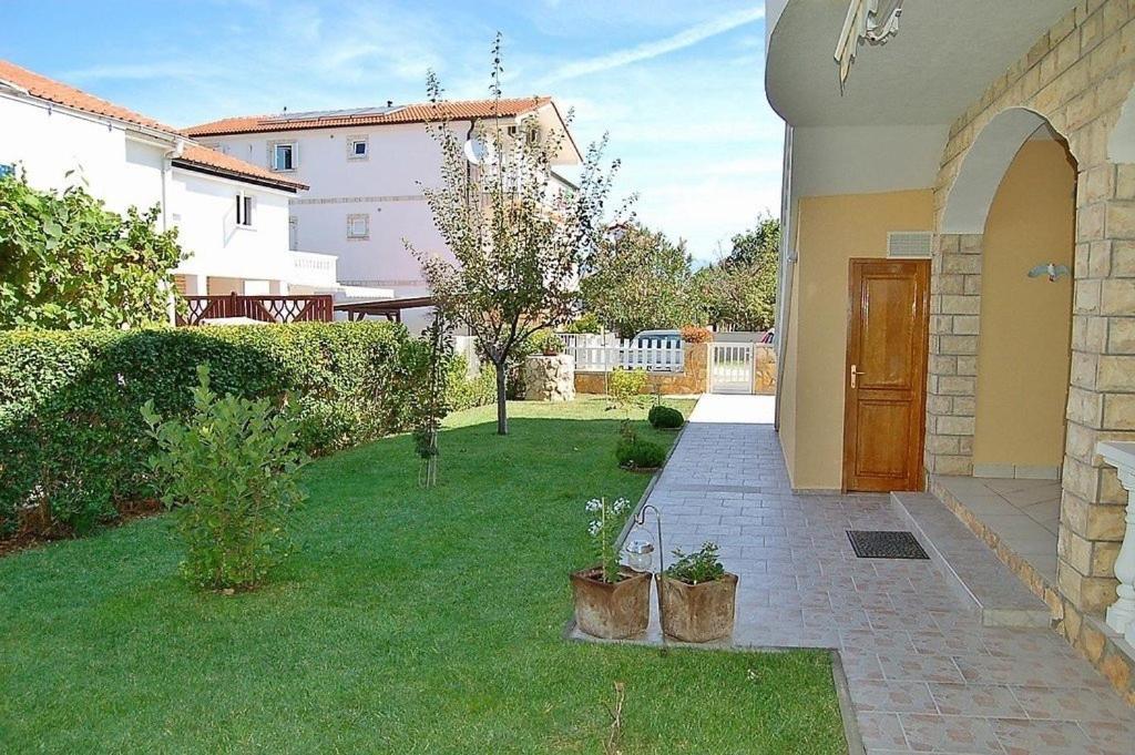 Apartment In Privlaka With Terrace, Air Conditioning, Wi-Fi, Washing Machine Exterior foto