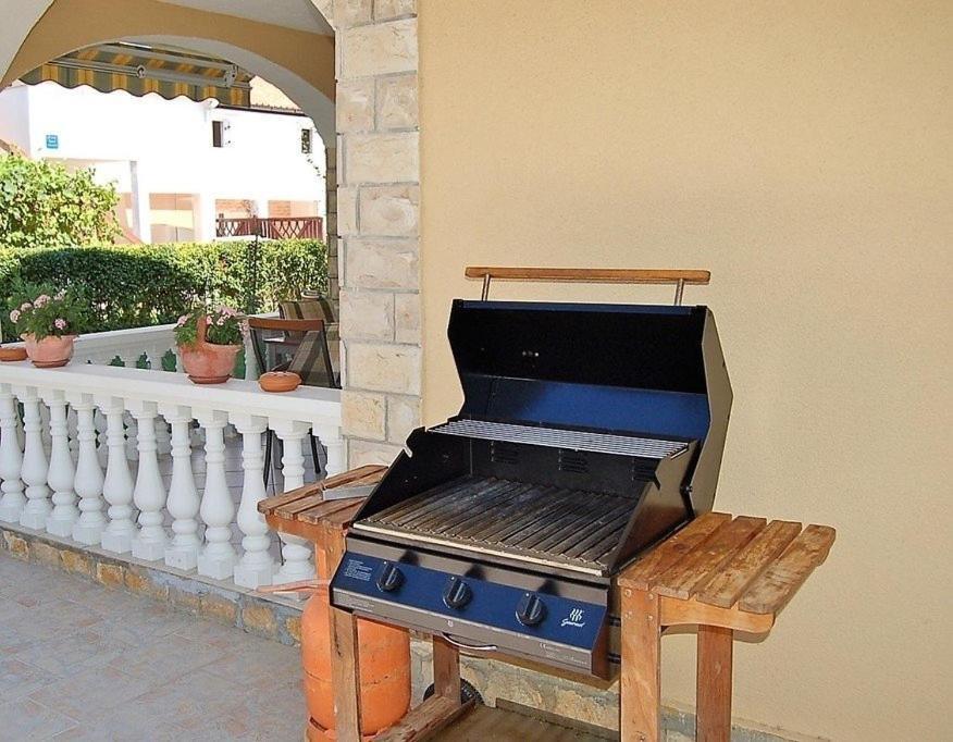 Apartment In Privlaka With Terrace, Air Conditioning, Wi-Fi, Washing Machine Exterior foto